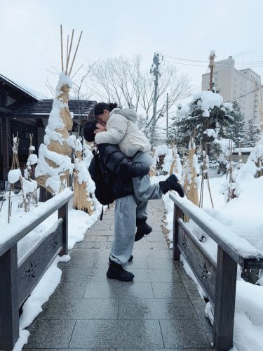 Ailee＆チェ・シフン夫妻、北海道で1泊約25万円の高級旅館を満喫！雪景色や温泉に喜び（動画あり）