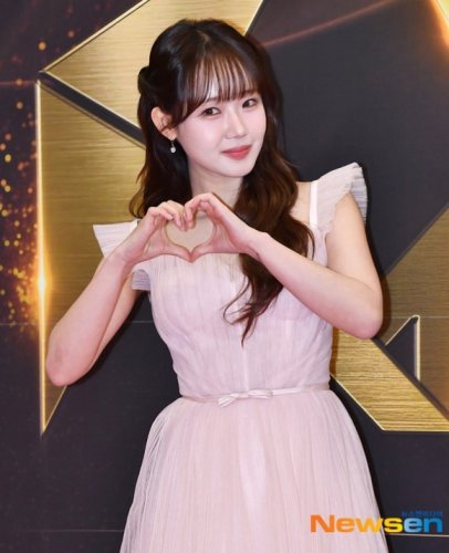 【PHOTO】元Weki Meki チェ・ユジョンら「第10回韓国ミュージカルアワーズ」レッドカーペットに登場