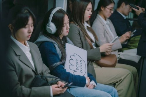 BLACKPINK ジス＆ソ・イングク主演、Netflix「マンスリー彼氏」多彩なスチールカットを公開