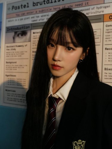 i-dle ウギ、清純な制服スタイリングを披露！初恋を連想させるビジュアルに反響