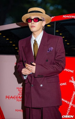 G-DRAGON、香港公演で一部ファンが違反行為&hellip;V․Iに関するボードに批判が殺到