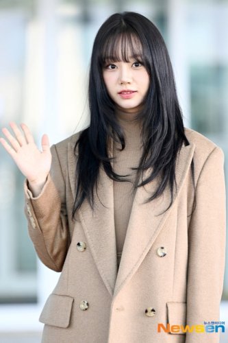 【PHOTO】Girl's Day ヘリ、海外スケジュールのため香港に出国&hellip;秋の女神