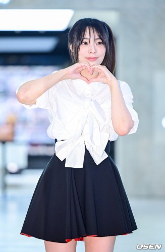 QWER シヨン、ペンライト類似問題の影響か&hellip;悪質コメントに苦言「人格否定は許されない」
