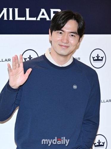 【PHOTO】イ・ジヌク、ブランド「Peter Millar」のイベントに出席