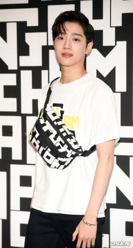 Wanna One出身ライ・グァンリン、中国でハ・ソンウンと再会！メンバーたちも驚きの予告映像に注目