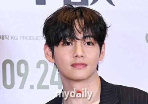 BTSのV、カムバック公演を終えて生配信でファンに挨拶「完璧に見せたくて何倍も練習した」