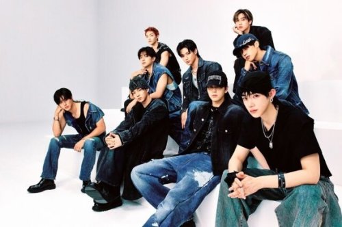 THE BOYZ、QWERのペンライトが類似？事務所がデザイン変更を要請「法的措置を検討も」