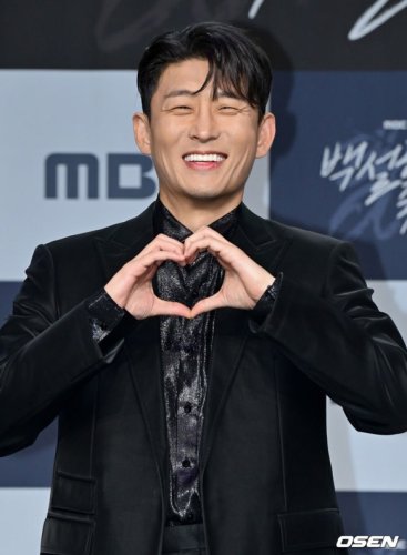 コ・ジュン、47歳で結婚を発表！4月5日に挙式へ&hellip;知人から恋人に発展