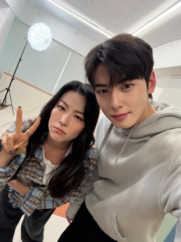 ASTRO チャウヌを応援&hellip;女優アーデン・チョのコメントに賛否の声