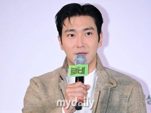 SUPER JUNIOR シウォン、銃撃で死去した米活動家チャーリー・カーク氏を追悼