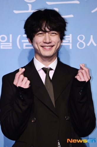 坂口健太郎、Netflix旅行バラエティ番組「チャンドバリバリ」に出演決定！ウィ・ハジュンらも登場