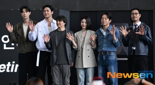 【PHOTO】SF9 ロウン＆シン・イェウンら「釜山国際映画祭」舞台挨拶に出席（動画あり）