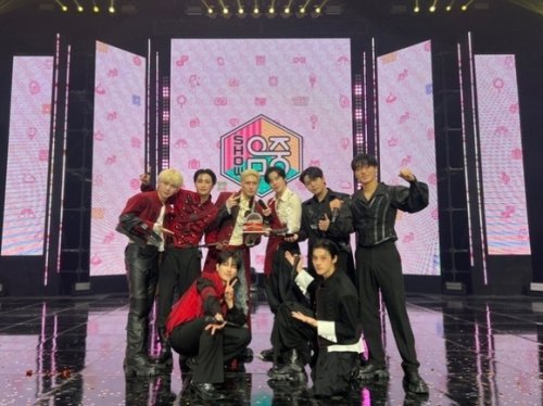 ATEEZ「音楽中心」で初の1位を獲得！3冠を達成&ldquo;ファンに感謝&rdquo;