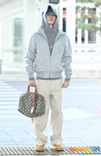 【PHOTO】SEVENTEEN ディエイト、海外スケジュールのため出国（動画あり）