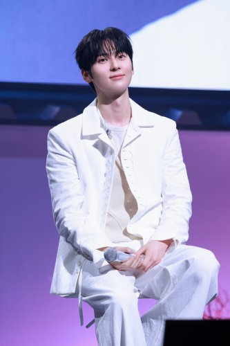 【REPORT】2年ぶりに日本ファンと再会！HWANG MIN HYUN、通訳なし・全編日本語で率直トーク「さらにかっこよくなって会いに来ます」