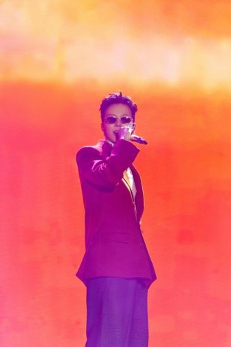 G-DRAGON、中東地域初の公式公演でヘッドライナーとしてステージ披露！グローバル活動の範囲拡大