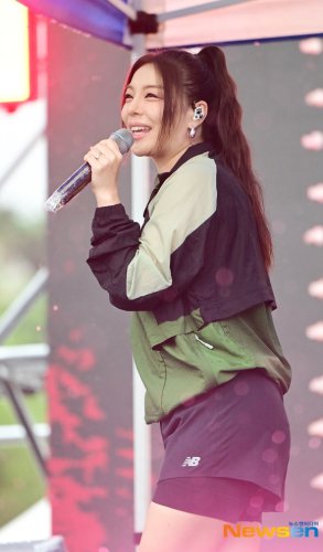 【PHOTO】Ailee、Dynamic Duoら「2025 Run your way SEOUL 10K RACE」でステージ披露