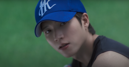 「イカゲーム2」ソン・ジウが登場！INFINITE ウヒョン、タイトル曲「Only 直進」MV公開