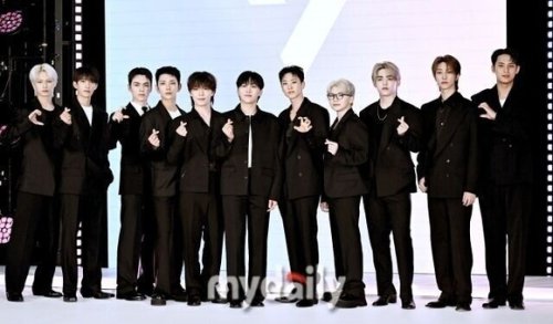 SEVENTEEN、デビュー11周年を記念しユネスコに寄付⋯ラオスの子供たちを支援