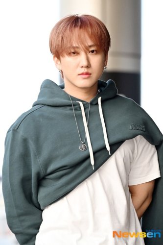 【PHOTO】Stray Kids チャンビン、スケジュールのため日本へ&hellip;溢れるオーラ（動画あり）