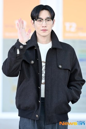 【PHOTO】ノ・サンヒョン、海外スケジュールのため出国