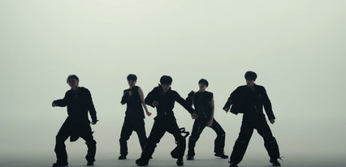 ONE PACT、タイトル曲「YES, NO, MAYBE」MV公開&hellip;キレのある揃ったダンスに注目