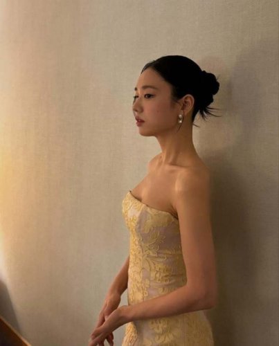 アン・ウンジン、チャン・ギヨンとの密着2ショットを公開！眩しいドレス姿に釘付け