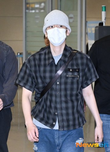 【PHOTO】EXO ベクヒョン、海外スケジュールを終えて帰国