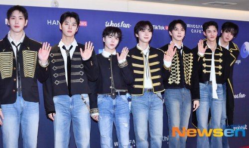 【PHOTO】PENTAGON「Hanteo Music Awards 2025」レッドカーペットに登場