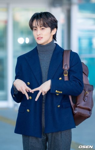 【PHOTO】NCT マーク、海外スケジュールのため出国