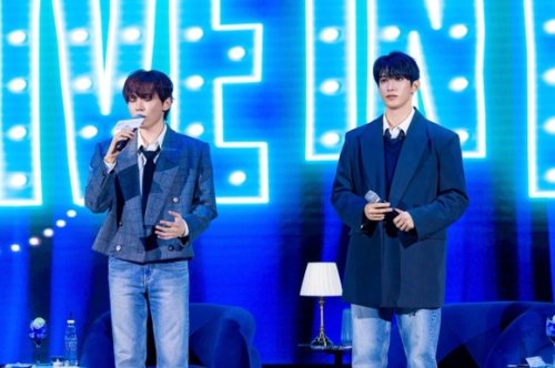 SEVENTEEN ドギョム＆スングァン、1stミニアルバムの発売を記念したファンパーティー開催！美しい歌声を披露