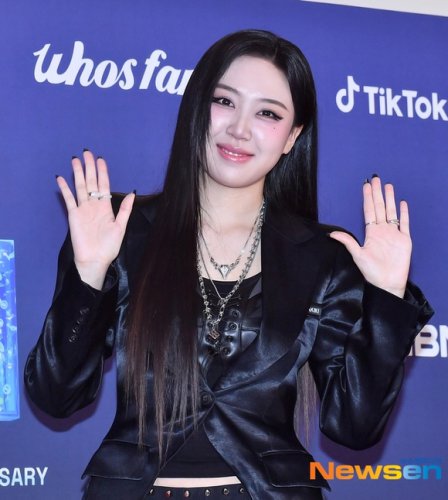 【PHOTO】イ・ヨンジ「Hanteo Music Awards 2025」レッドカーペットに登場