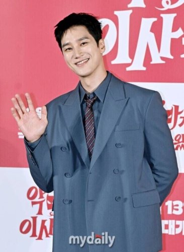 アン・ボヒョン、韓国失明予防財団の児童・青少年に1億ウォンを寄付&hellip;クリスマスを前に温かい善行