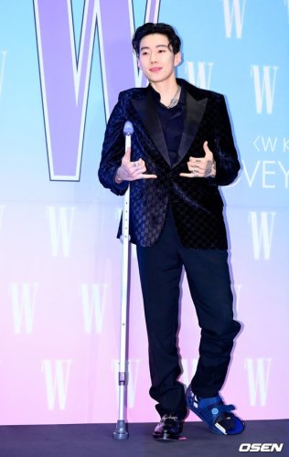パク・ジェボム、乳がん啓発キャンペーンで性的な歌詞？公演に批判の声も&hellip;本人が謝罪