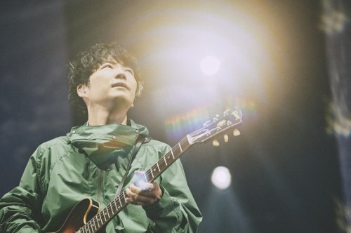 星野源、初の韓国アリーナ公演が大盛況で終了！イ・ヨンジも登場&hellip;コラボステージにファン熱狂