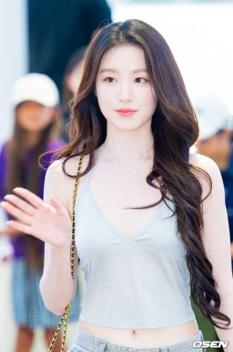 【PHOTO】i-dle シュファ、スケジュールのため台湾へ&hellip;可愛らしいビジュアル
