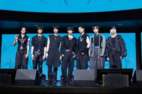 AMPERS＆ONE、3rdミニアルバム「LOUD ＆ PROUD」ショーケースで意気込みを語る&ldquo;ついに自分たちにぴったりの服を着た&rdquo;