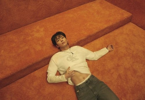 BTS ジョングク、割れた腹筋に視線釘付け&hellip;「Calvin Klein」キャンペーンでジーンズグラビアを披露