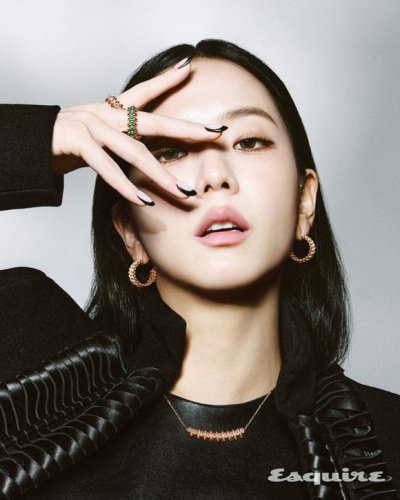 ジス、BLACKPINKのカムバックから新ドラマまで&hellip;グラビアで近況を明らかに