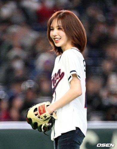 【PHOTO】Red Velvet ウェンディ、東京ドームで&ldquo;勝利の女神&rdquo;に！WBC韓国戦の始球式に登場