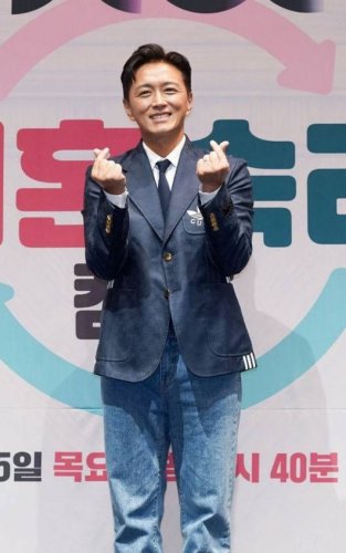 チン・テヒョン、バラエティ番組「離婚熟慮キャンプ」卒業を報告&ldquo;制作陣の決定によるもの&rdquo;