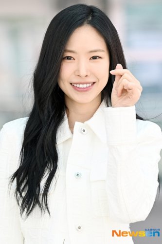 【PHOTO】元Apink ソン・ナウン、海外スケジュールのためアメリカへ出国