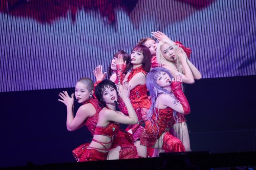 ◆XGが「コカ・コーラ」CMソング「MILLION PLACES」を披露！, ◆初日の大トリはCreepy Nuts！「Bling-Bang-Bang-Born」を含む全12曲を披露, ◆&TEAMの圧巻のダンスで会場は熱狂の渦に！オリジナル楽曲「放課後宇宙」をサプライズ披露, ◆anoは「ちゅ、多様性。」を含む全7曲を披露！, ＆TEAM、サプライズ披露に会場熱狂！Creepy Nutsからanoまで「Coca-Cola X Fes 2025」で豪華ステージ続々