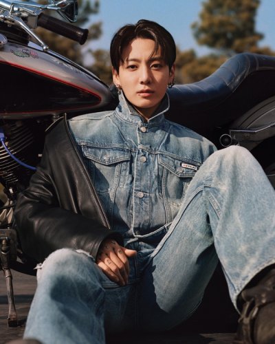 BTS ジョングク、初のファッションコラボ！「Calvin Klein」との限定カプセルコレクションを発表