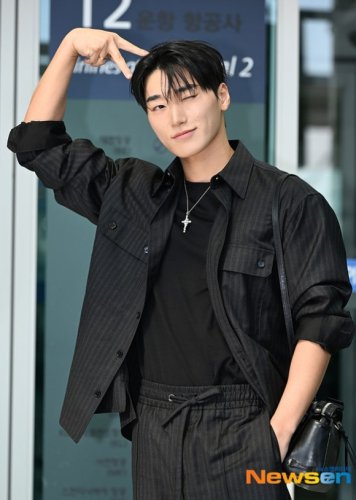 【PHOTO】ATEEZのSAN、ファッションウィークに出席するためイタリアへ出国