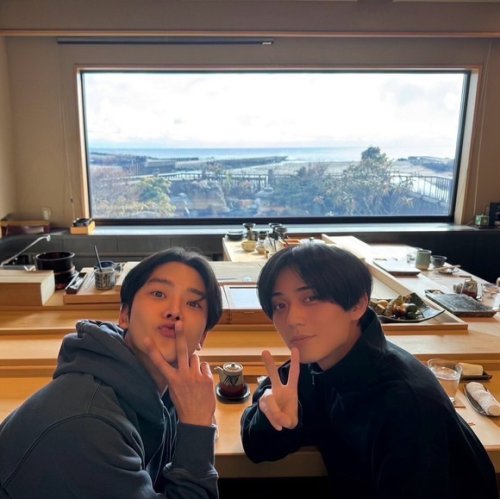 SF9 ロウン、King ＆ Prince 永瀬廉と食事へ！？仲良くハートポーズも&hellip;日韓ショットが話題
