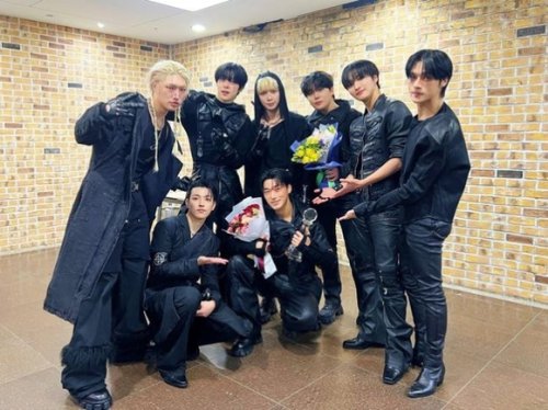 ATEEZ「ミュージックバンク」で1位を獲得！ファンに感謝&ldquo;これからも力強く進んでいく&rdquo;