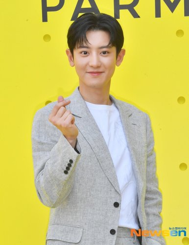 EXO チャンヨル、約1年ぶりにカムバック！2ndミニアルバム「Upside Down」を8月25日にリリース