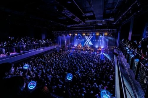 Xdinary Heroes、初の日本単独コンサートにファン熱狂！多彩なステージを披露