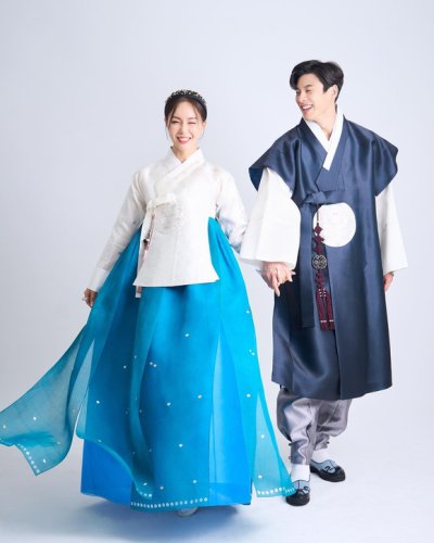 &ldquo;6歳年下のバレリーノと結婚&rdquo;歌手イム・ジョンヒ、妊娠を発表